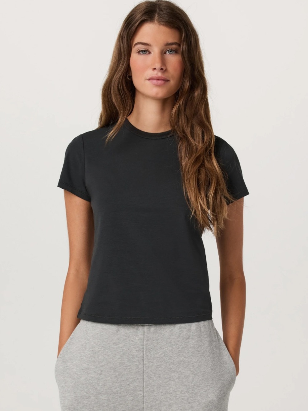 VUORI Classic Women's  Crew Neck Tee